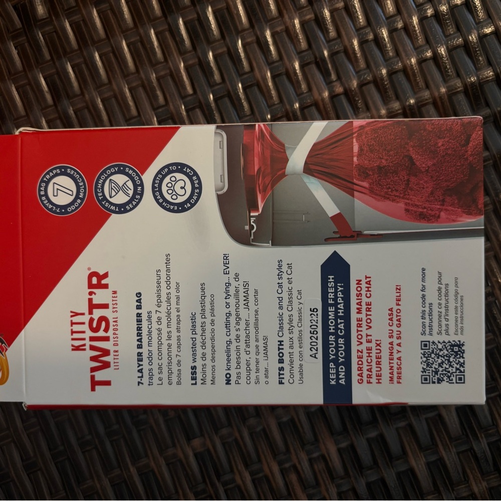 Red Rocket Kitty Twist'r Litter Disposal & REFILL bags - Picture 7 of 7